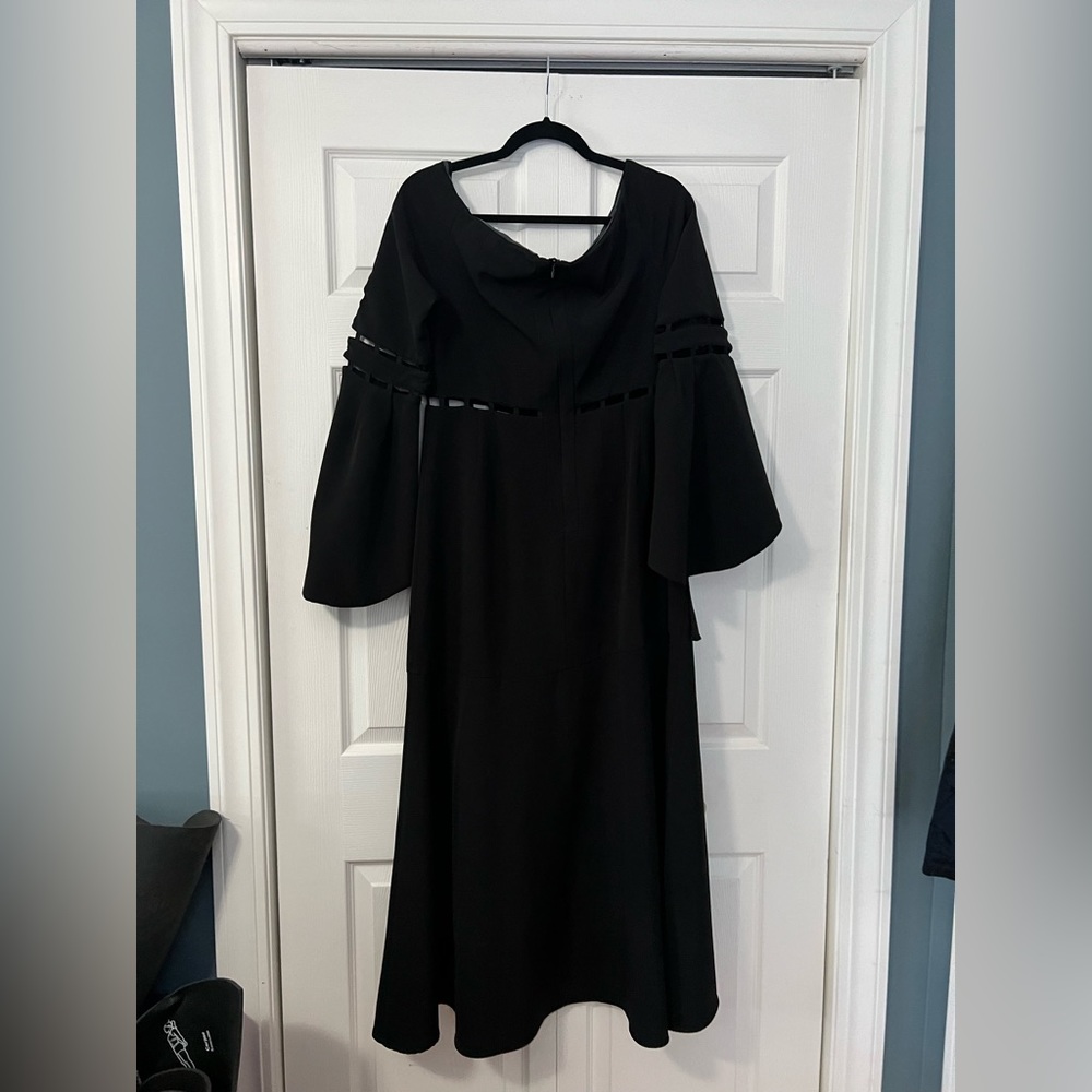 FINDERS KEEPERS Black Solar Dress - Picture 5 of 8